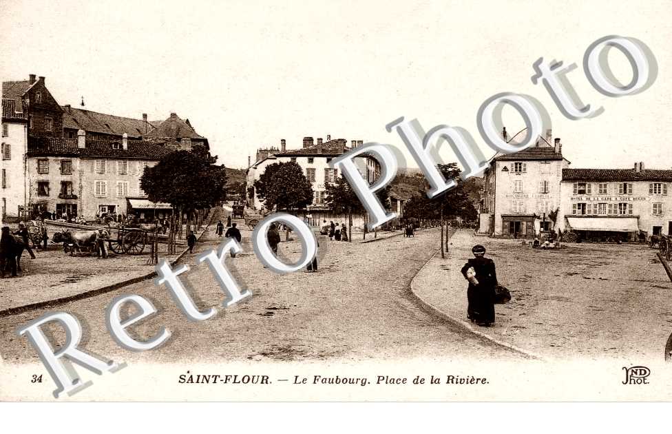 Le faubourg Place de la riviere