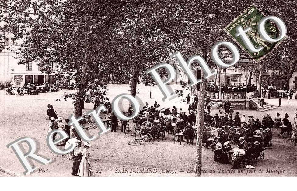 la place du theatre un jour de musique