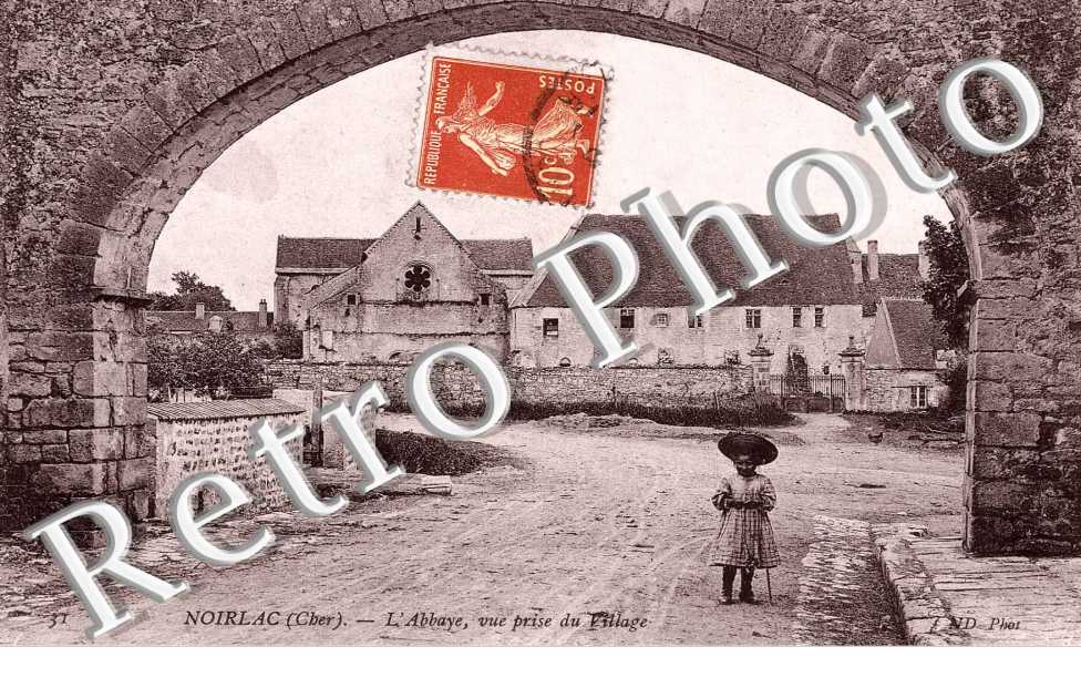 l'abbaye vue prise du village