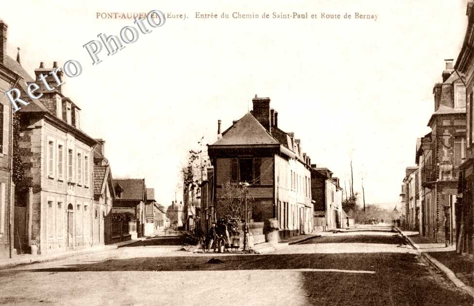 Entree du chemin de Saint Paul et route de Bernay