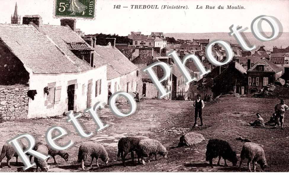 TREBOUL la rue du moulin