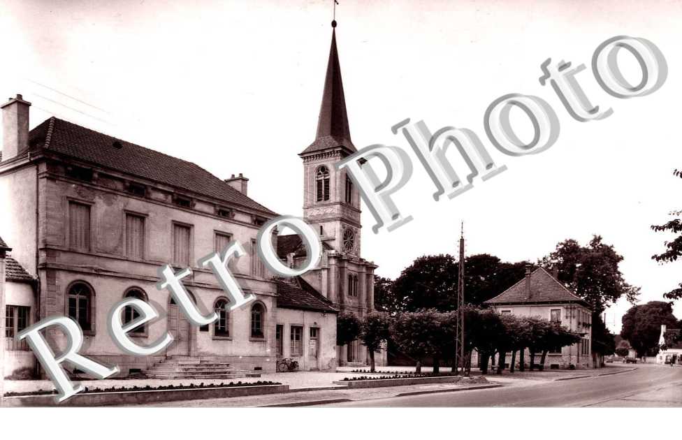 Hôtel de Ville, Eglise et Poste