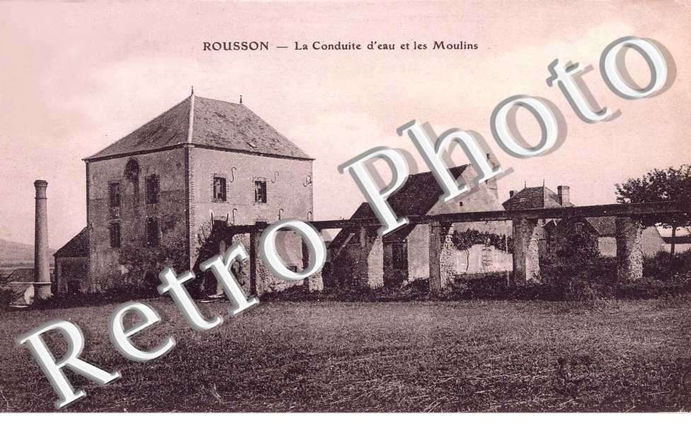 la conduite d'eau et les moulins