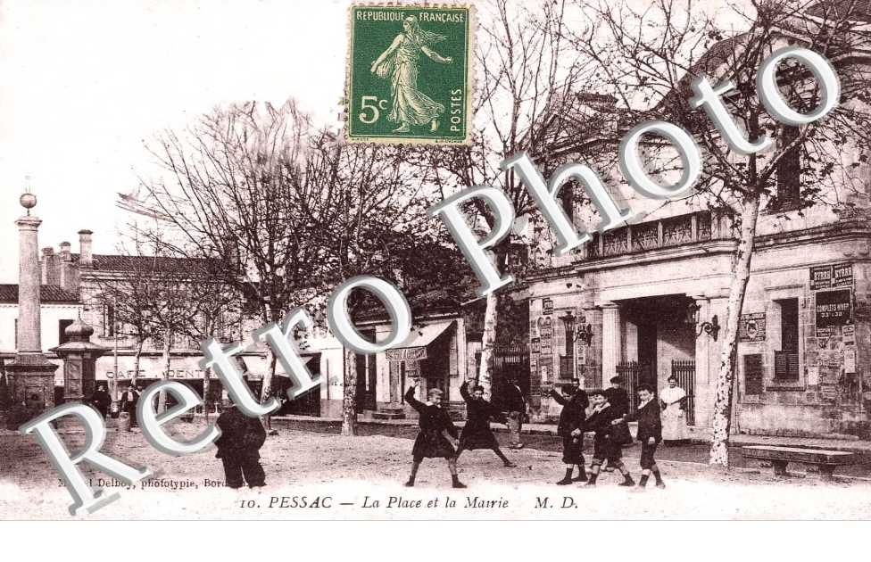 la place et la mairie