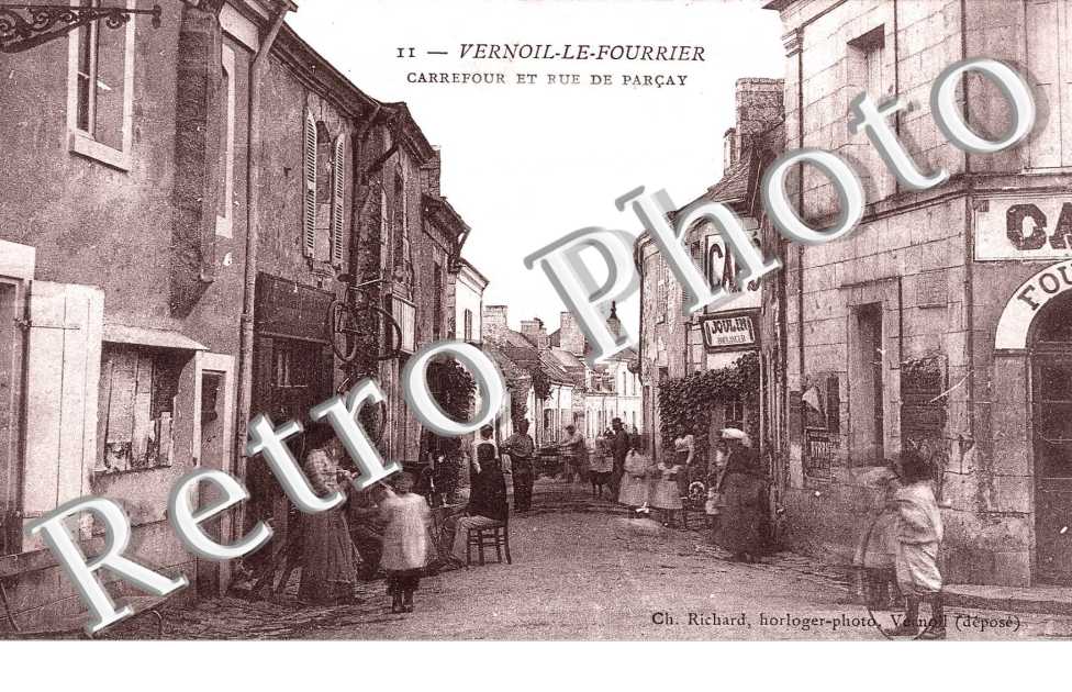 Carrefour et rue de Parcay
