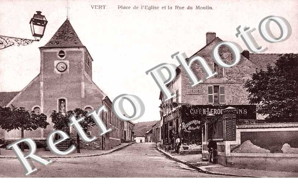 Place de l'eglise et la rue du moulin