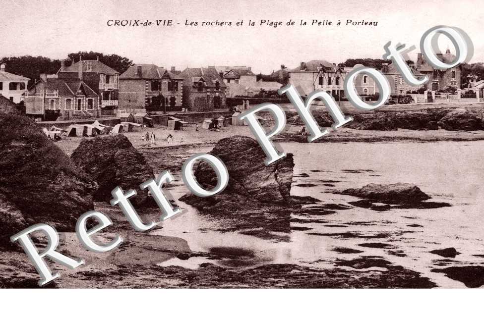 Rochers et la Plage de la Pelle a Porteau