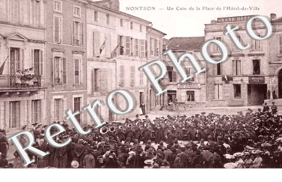 un coin de la place de l'hotel de ville