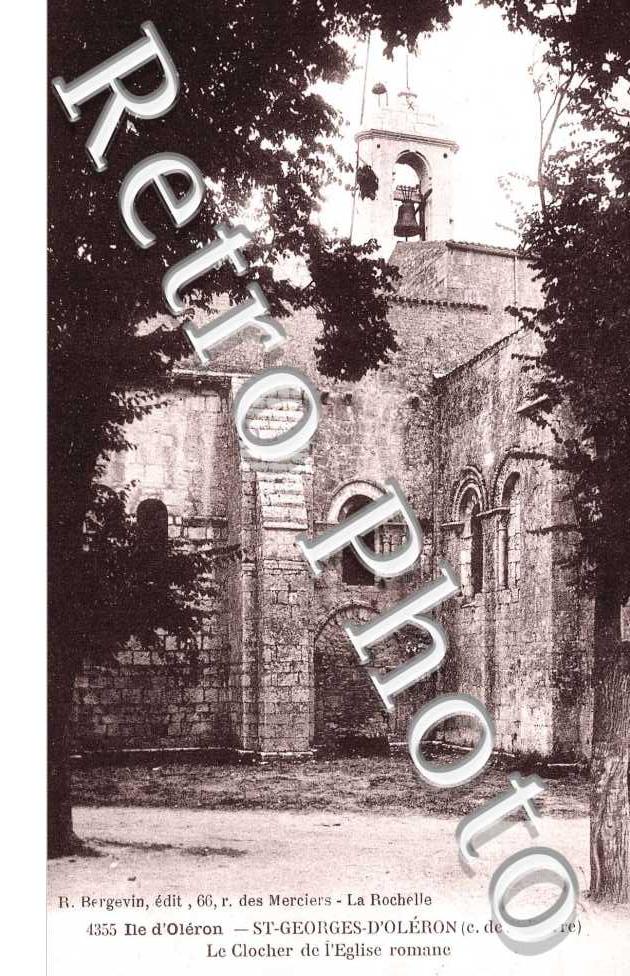 le clocher de l'eglise romane