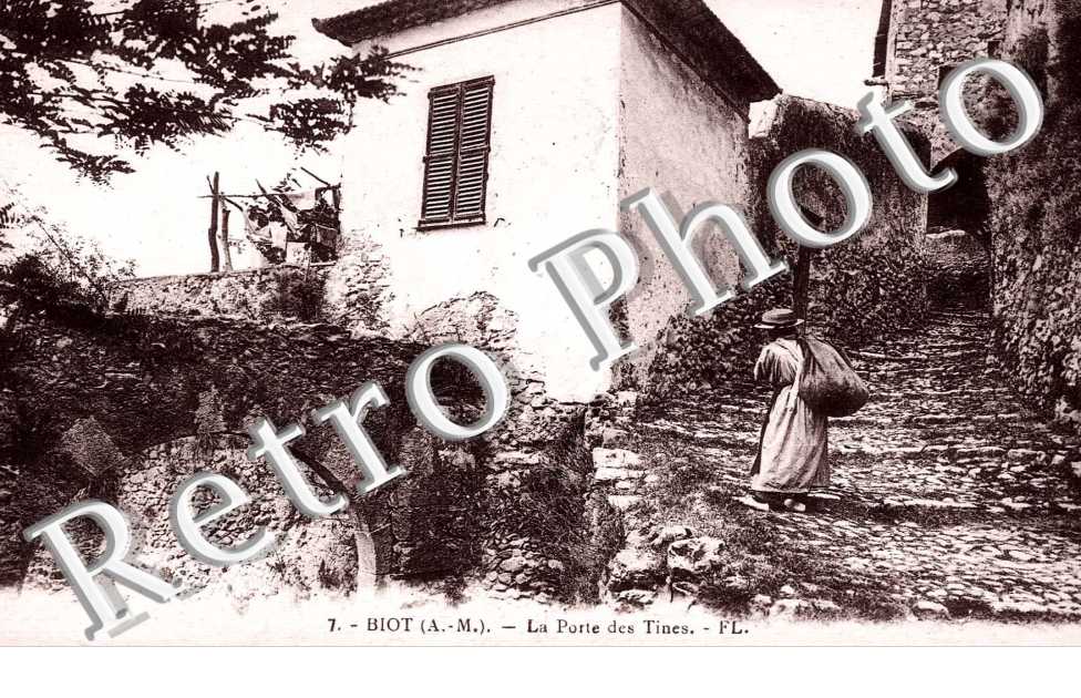 La porte des Tines