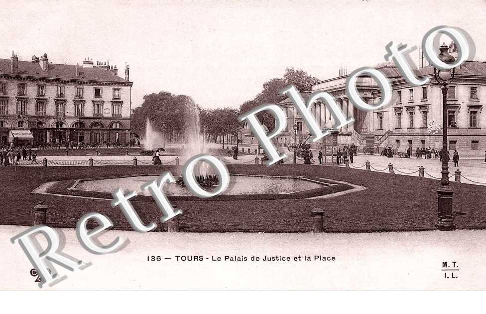 La Palais de Justice et la Place