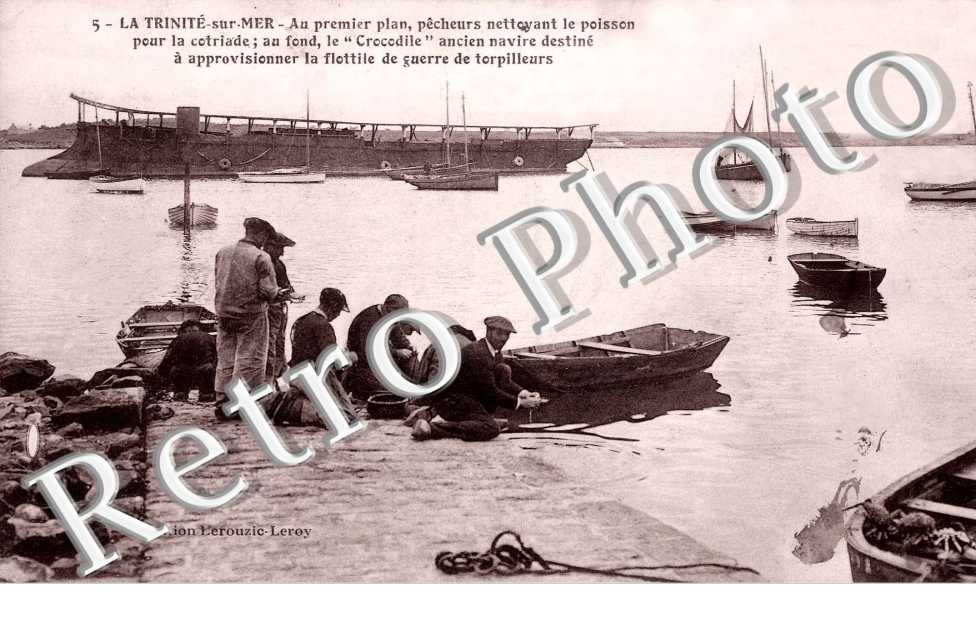 pêcheurs nettoyant le poisson pour la cotriade