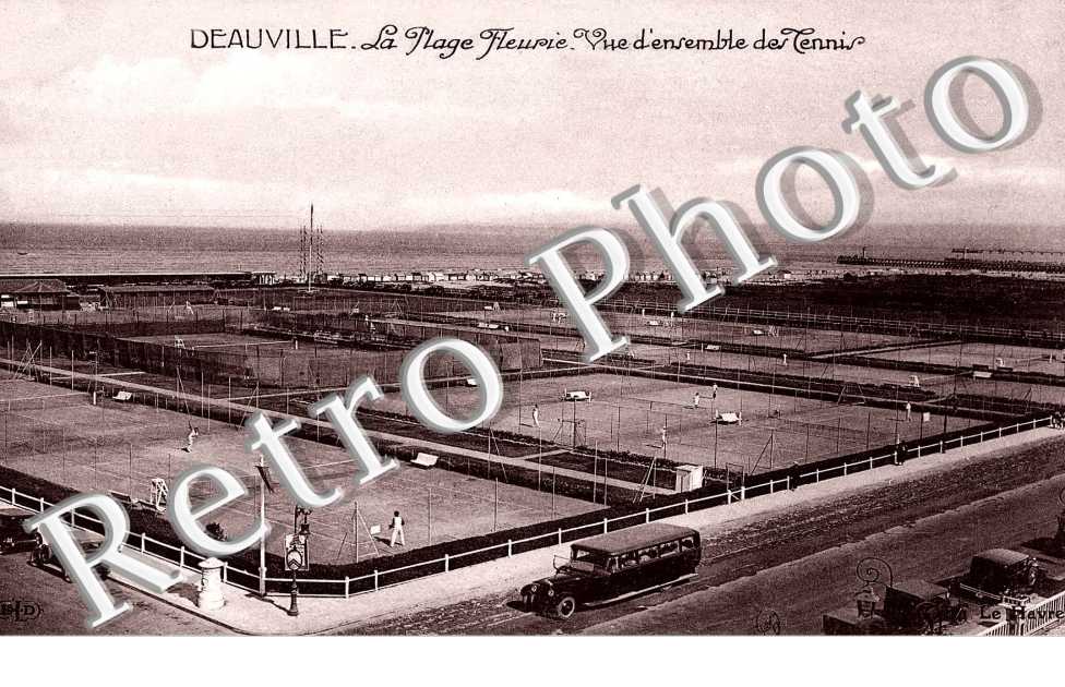 la plage fleurie, vue d'ensemble de Tennis