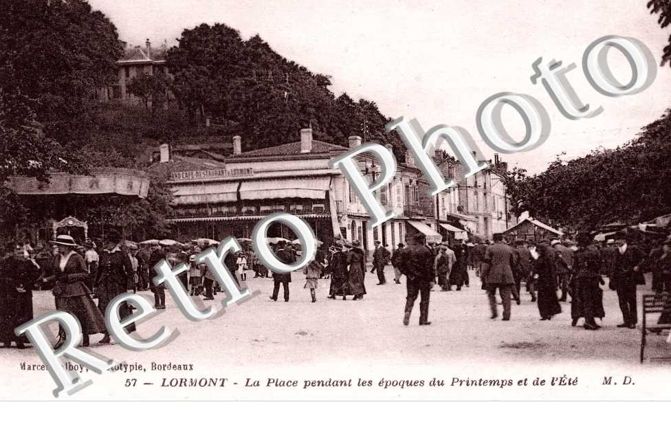 la place pendant les epoques du printemps et de l'ete
