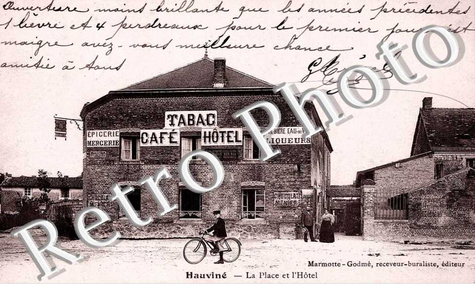 la place et l'hotel