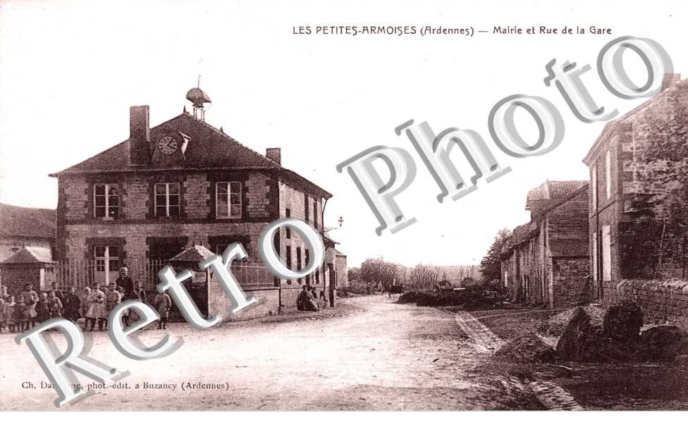 mairie et rue de la Gare