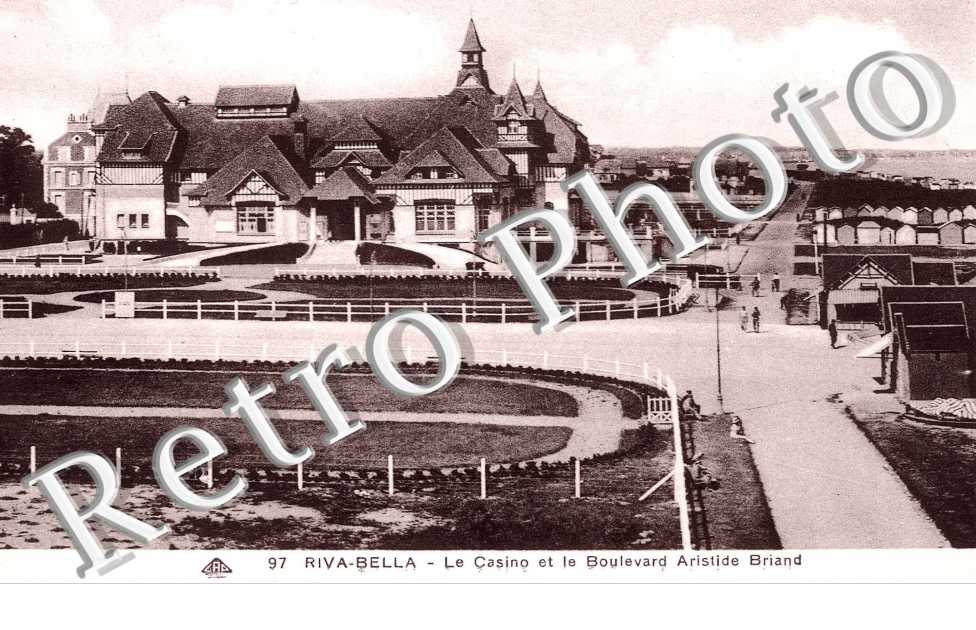 Riva Bella  le casino et le boulevard Aristide Briand