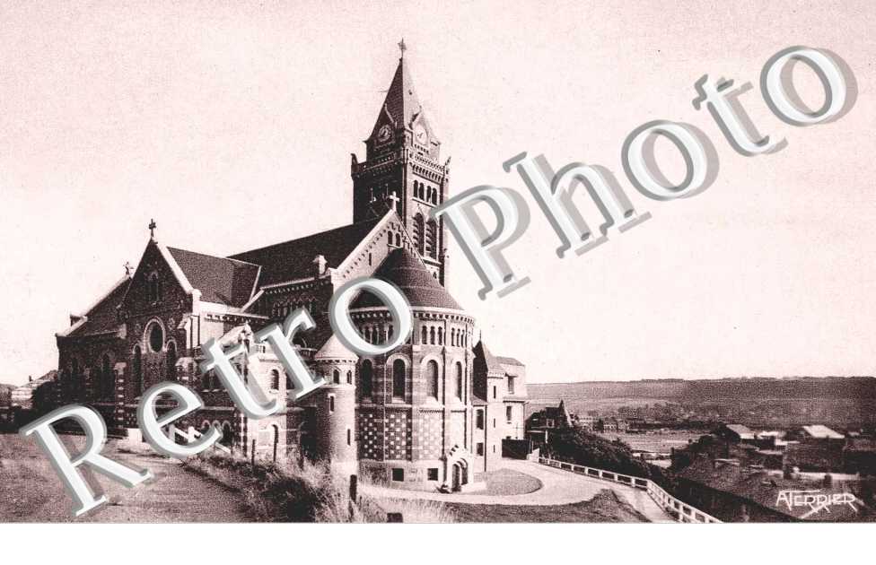 Nouvelle Eglise dominant la ville
