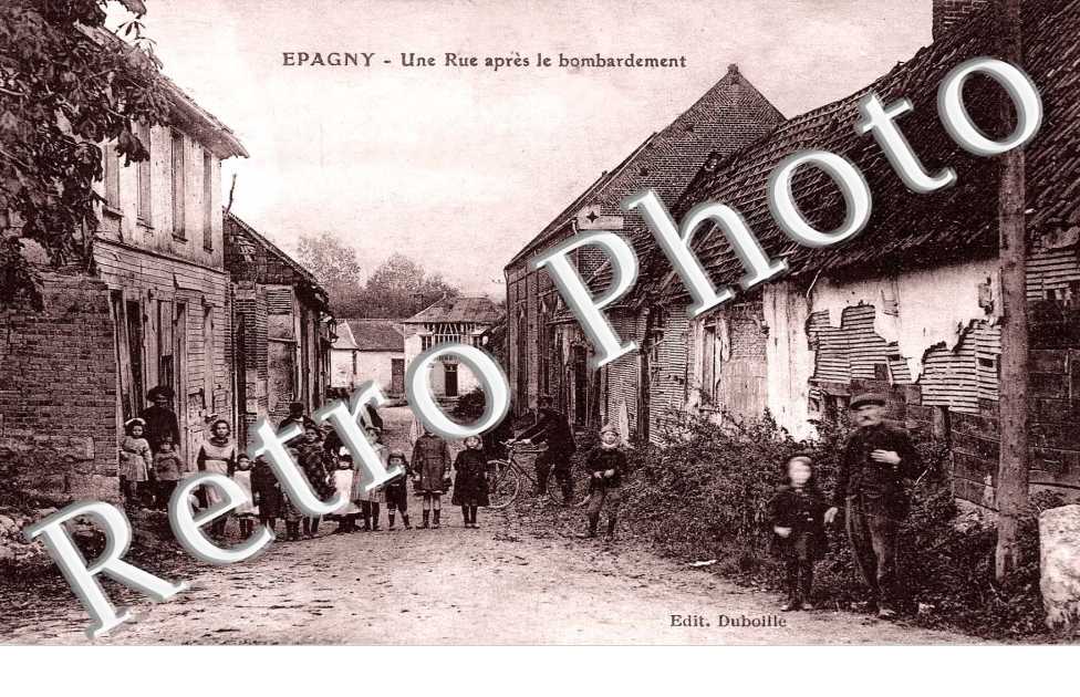 une rue apres le bombardement