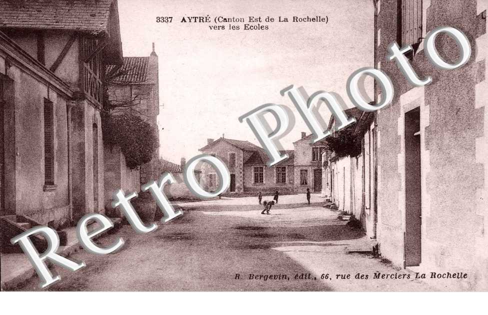 Vue interieure vers les Ecoles