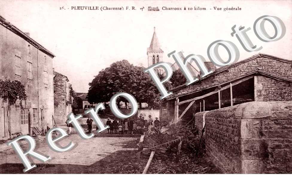 Vue Exterieure, Bourg de Pleuville,