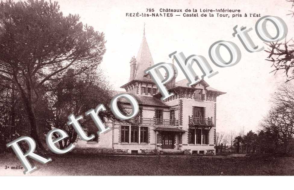 Castel de la Tour, pris à l'Est