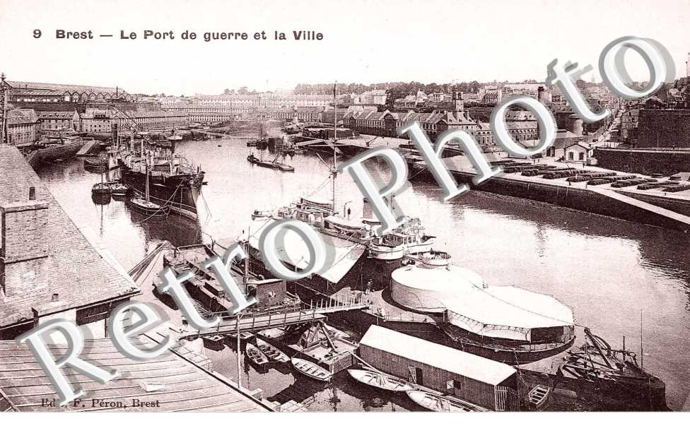 PORT DE GUERRE ET LA VILLE