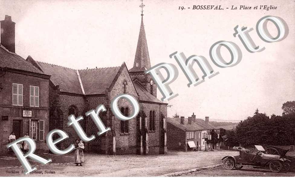 la place et l'eglise
