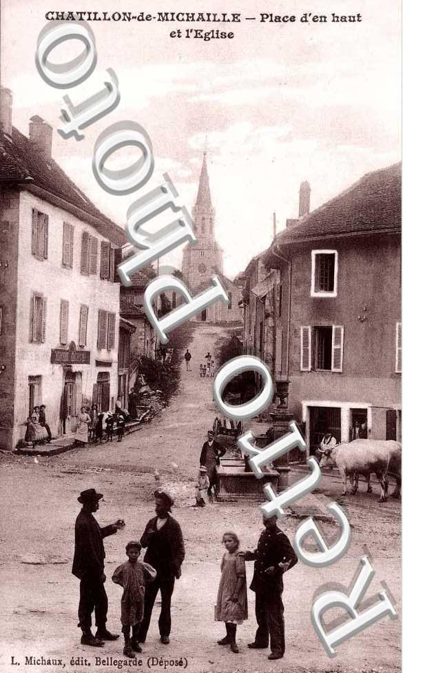 place d'en haut et l'eglise