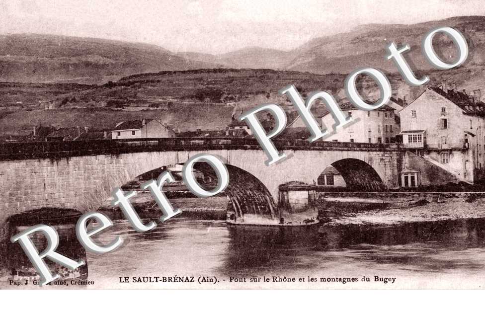Pont sur le Rhone et les montagnes du Bugey
