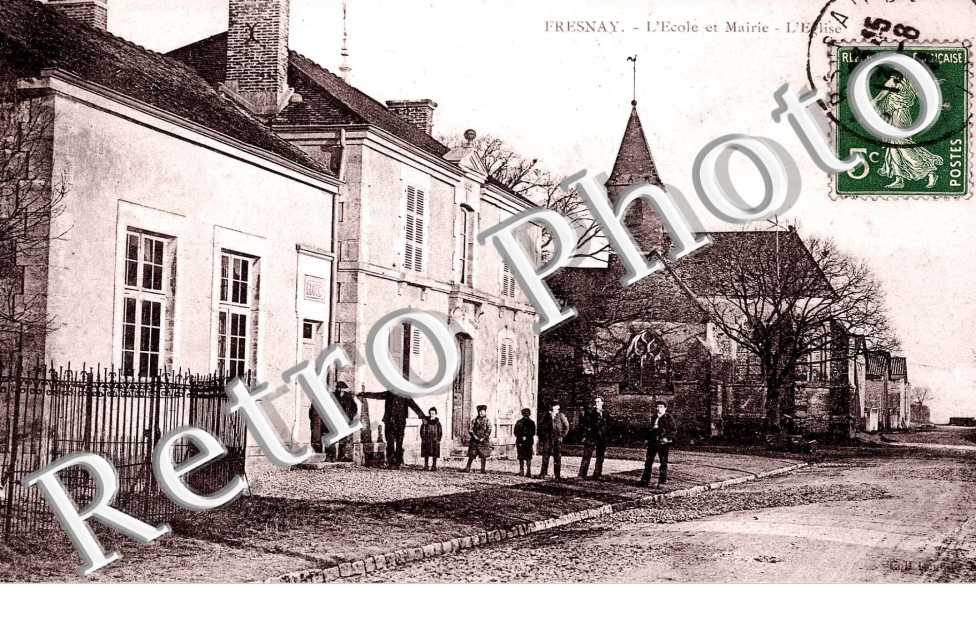 L'Ecole et Mairie, l'Eglise