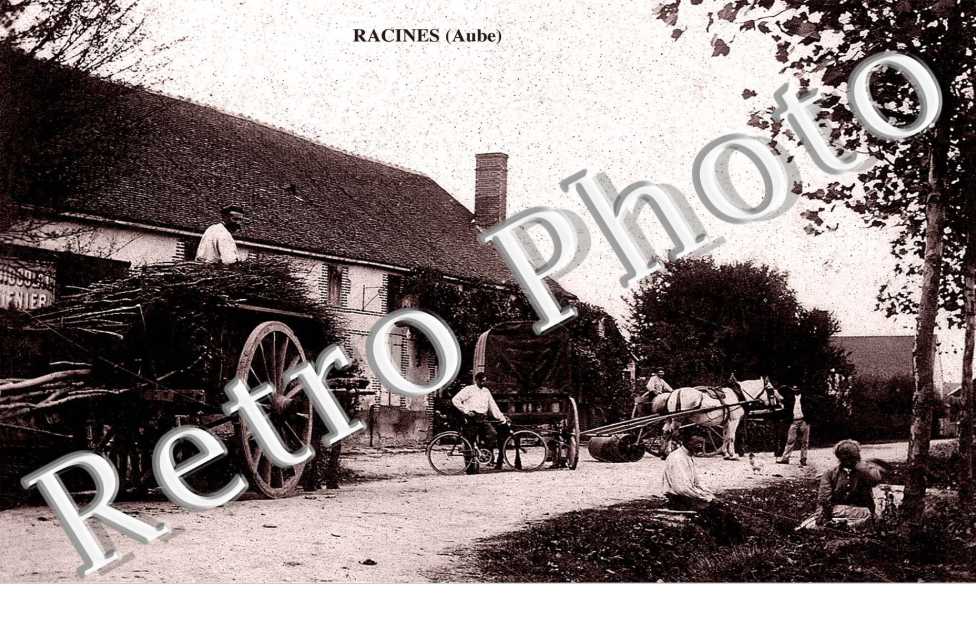 Transport de bois dans rue avec personnages
