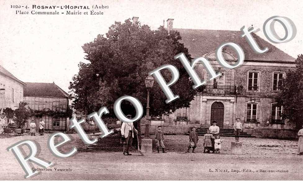 place communale, mairie et ecole