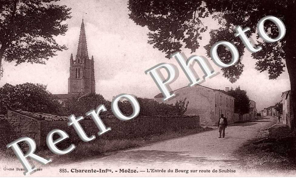 l'entrée du bourg