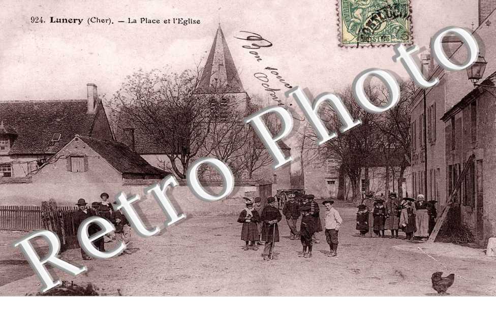 la place et l'eglise