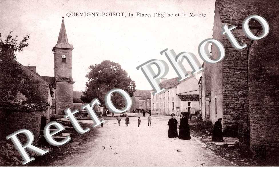 la Place, l'Eglise et la Mairie