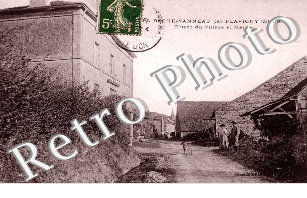 Entree du Village et Mairie