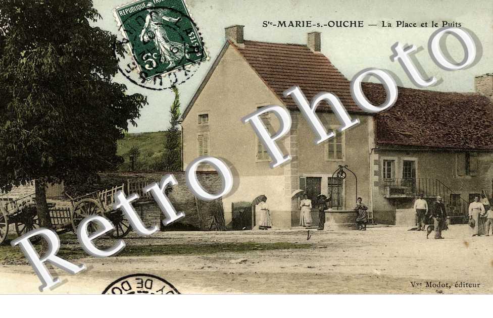La place et le puits