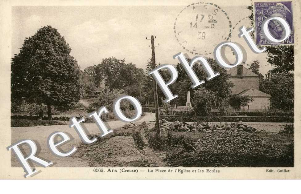 Place de l'eglise et les ecoles
