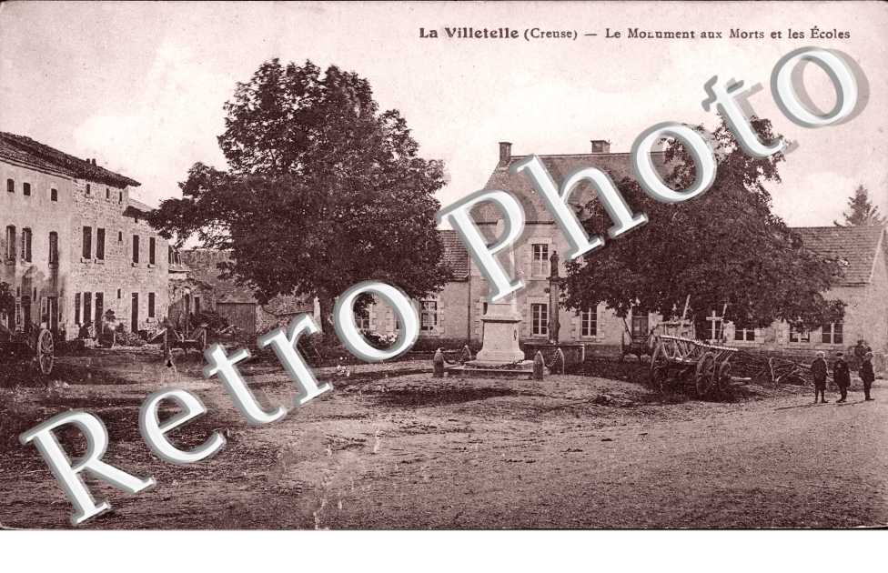 Monuent aux morts et les ecoles