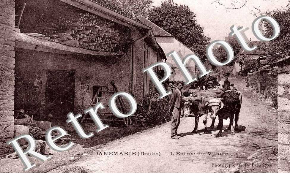 l'entree du village