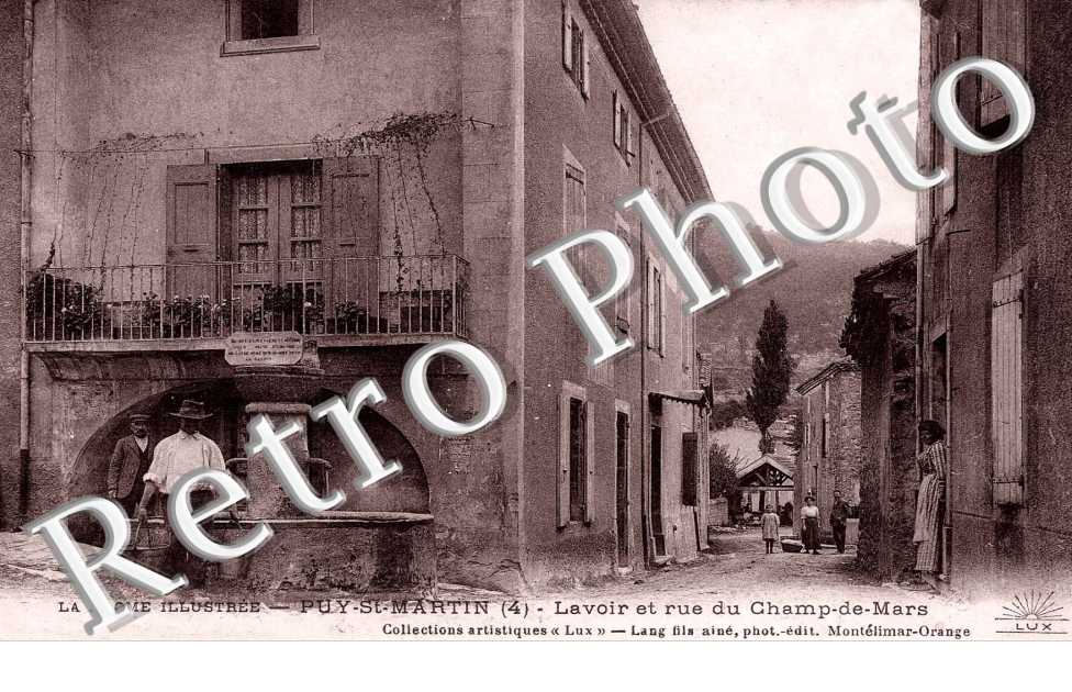 Lavoir et rue du Champ-de-Mars