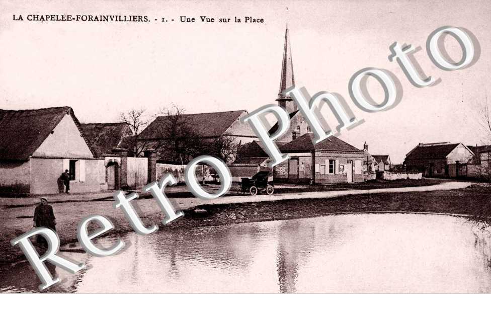 Une vue sur la place