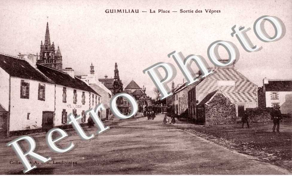 La Place - Sortie des Vêpres