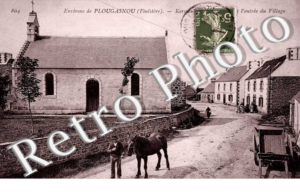 KERMOUSTER  -  L'Entree du Village