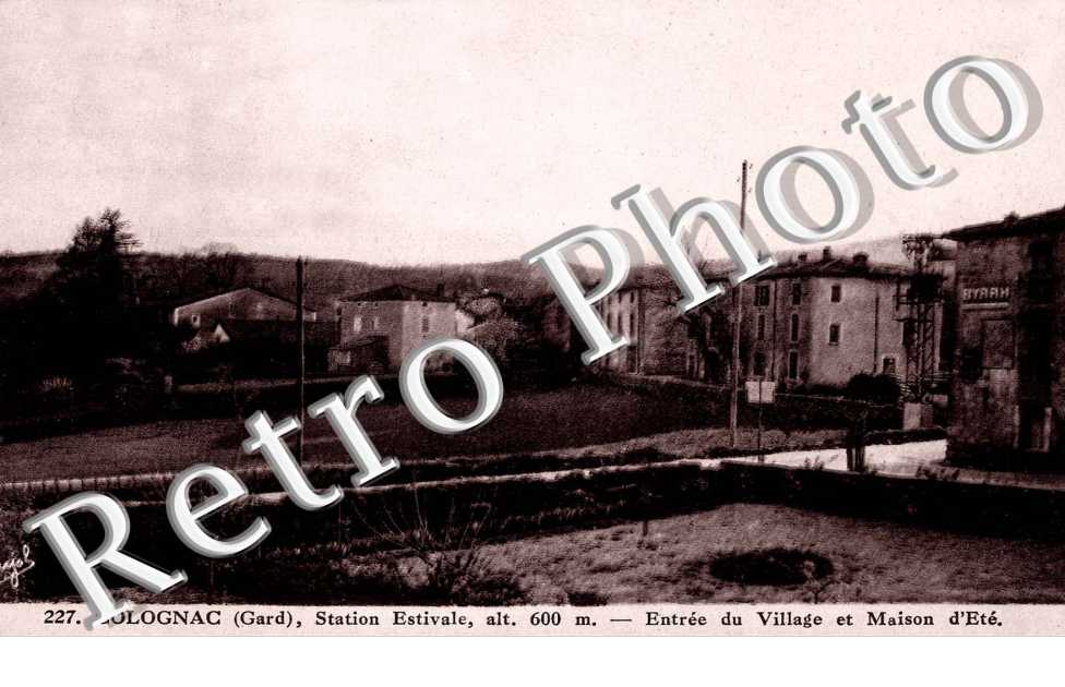 Entree du village et maison d'ete