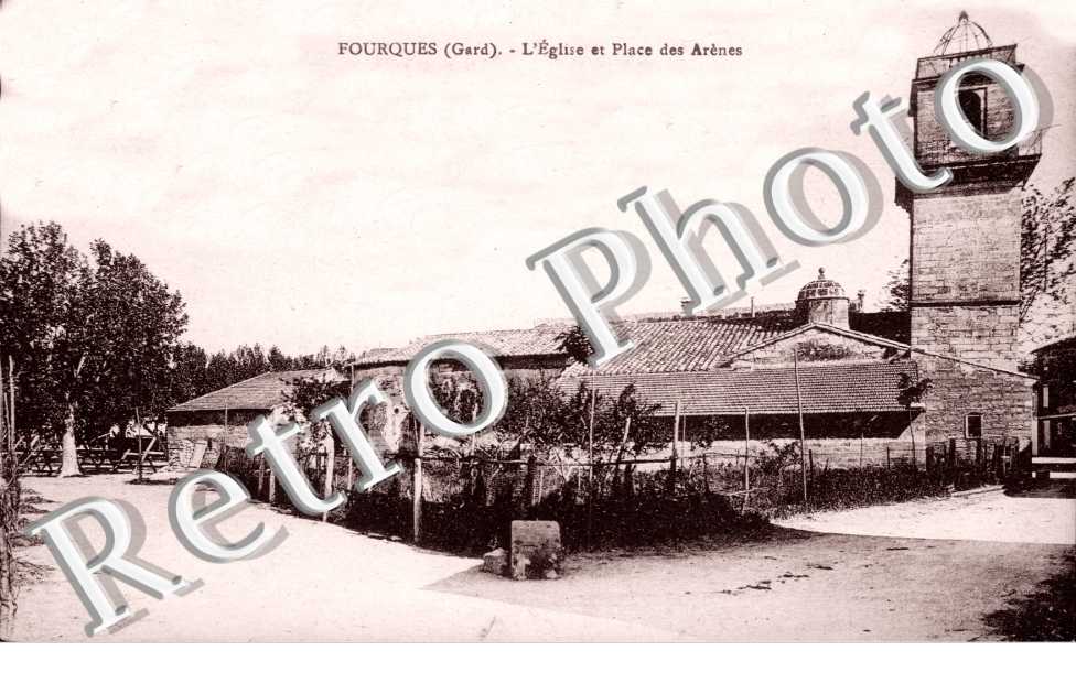Eglise et place des arenes