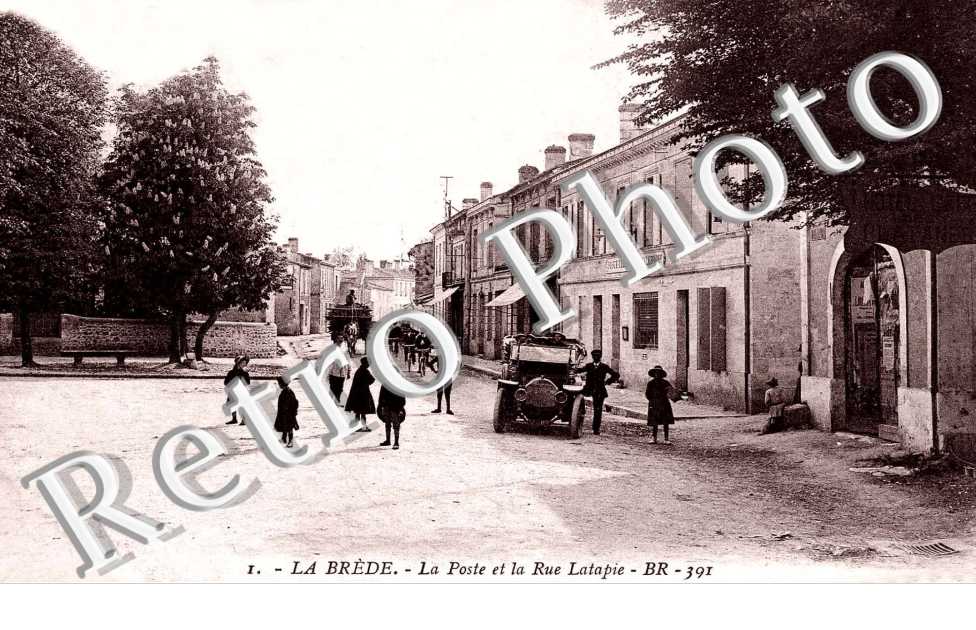 La poste et la rue Latapie