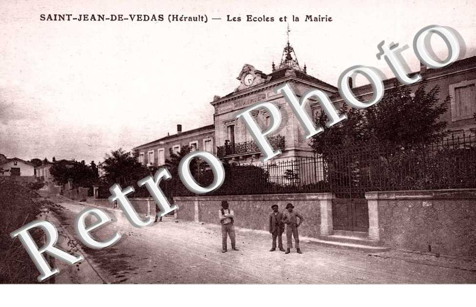 Les ecoles et la mairie