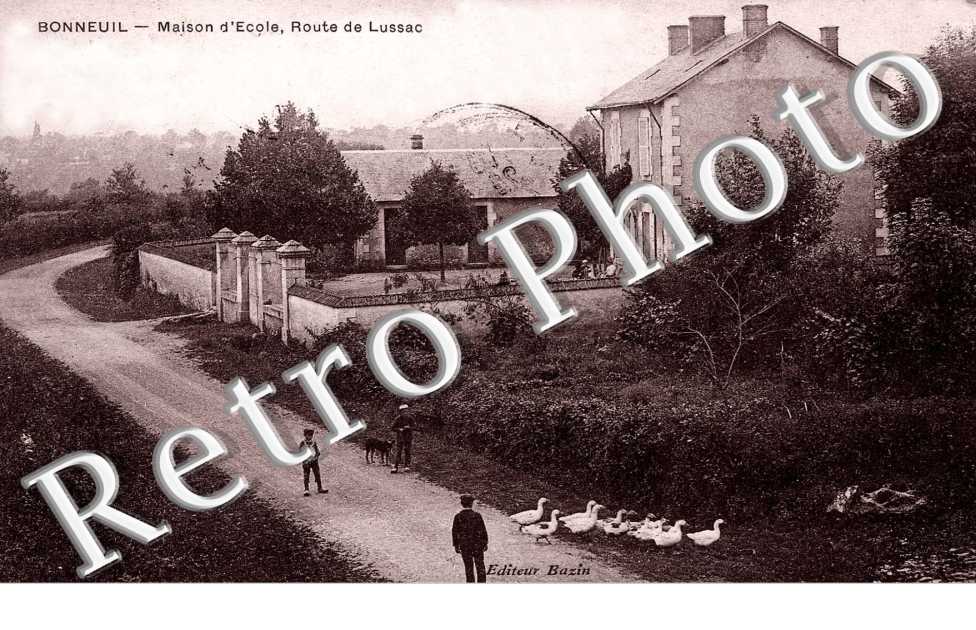 Maison d'Ecole route de Lussac
